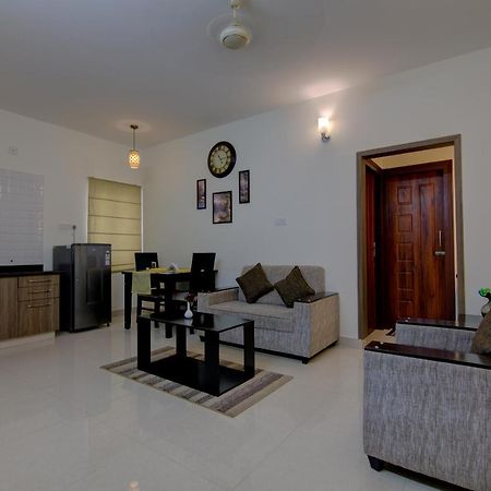 Sunshine Suites Grand Deluxe Бангалор Екстериор снимка